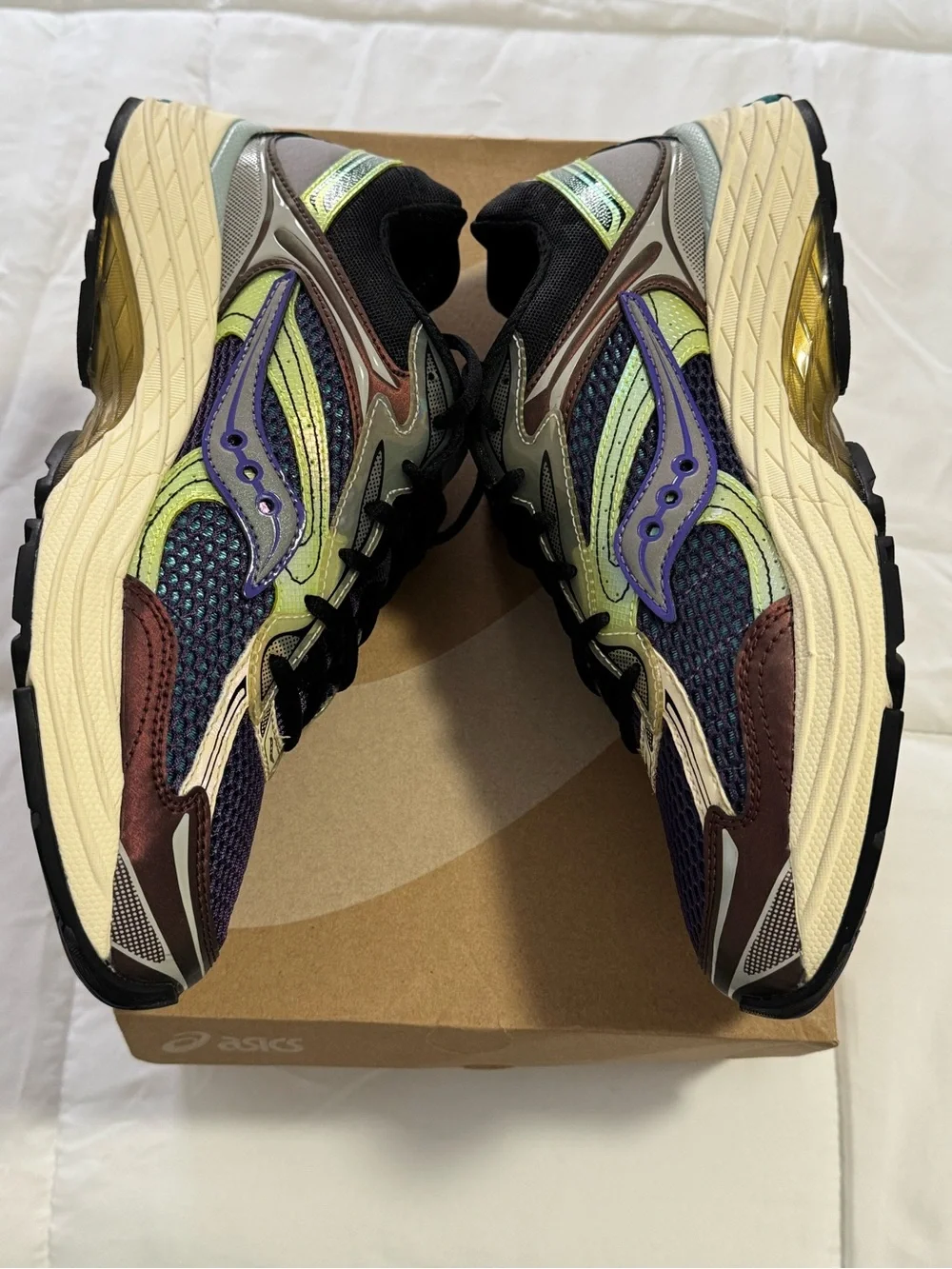 Saucony ProGrid Omni 9 Crystal Cave (kith exclusive)